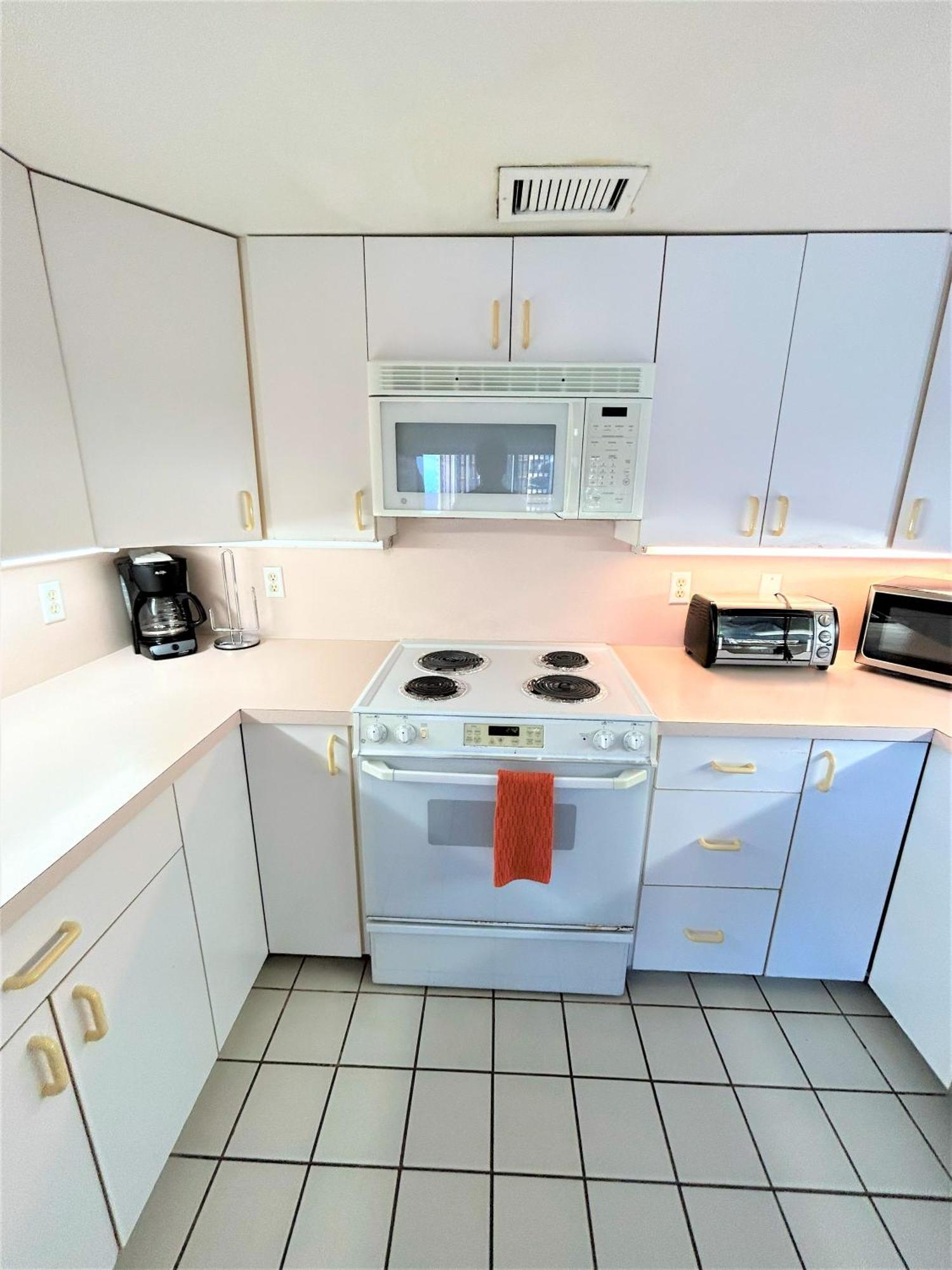 Ferienhaus Ilikai Apt 1618 - Spacious 2br 2ba Unit With Stunning Ocean-lagoon View