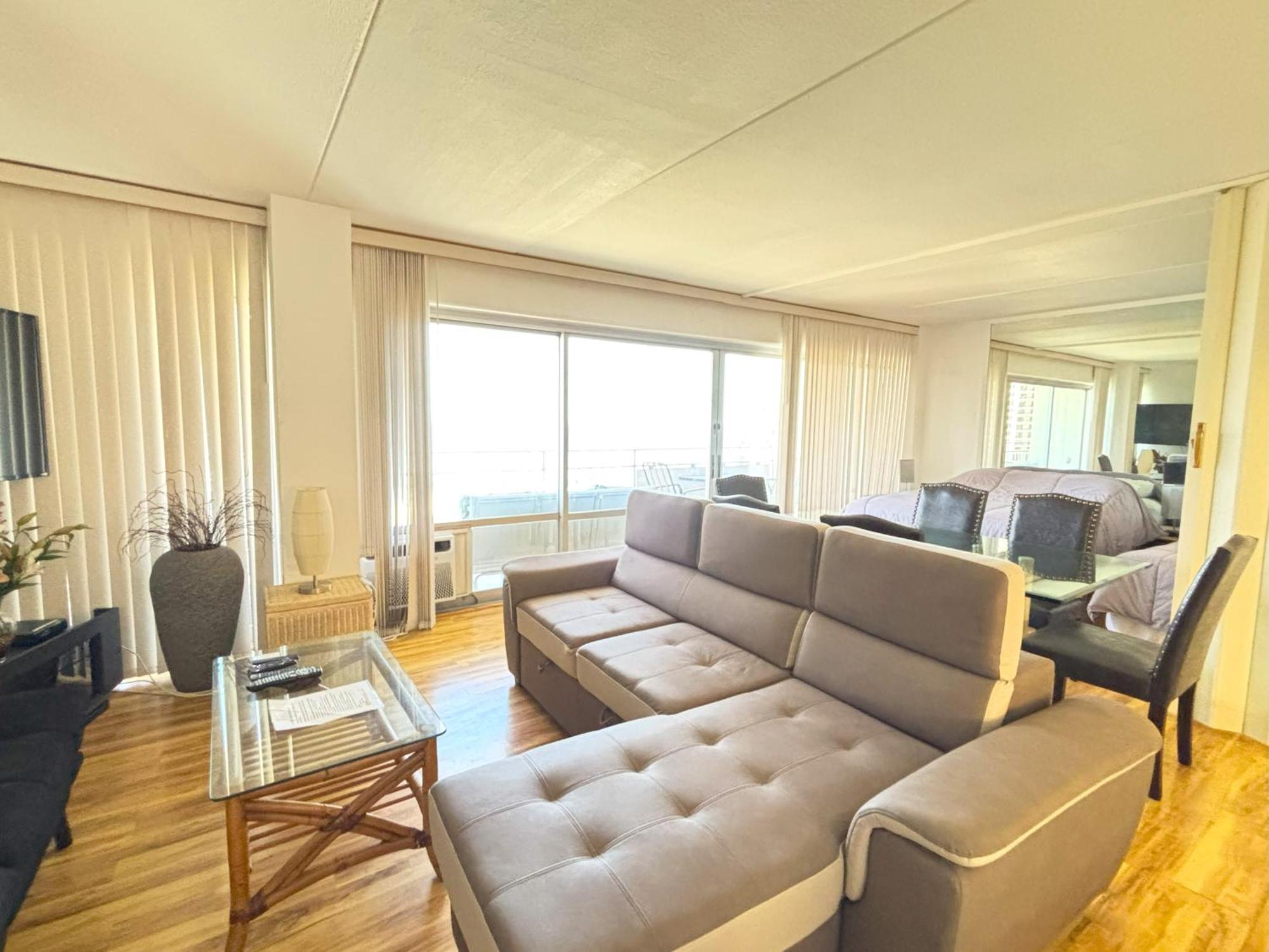 Ilikai Apt 1618 - Spacious 2br 2ba Unit With Stunning Ocean-lagoon View Ferienhaus Honolulu