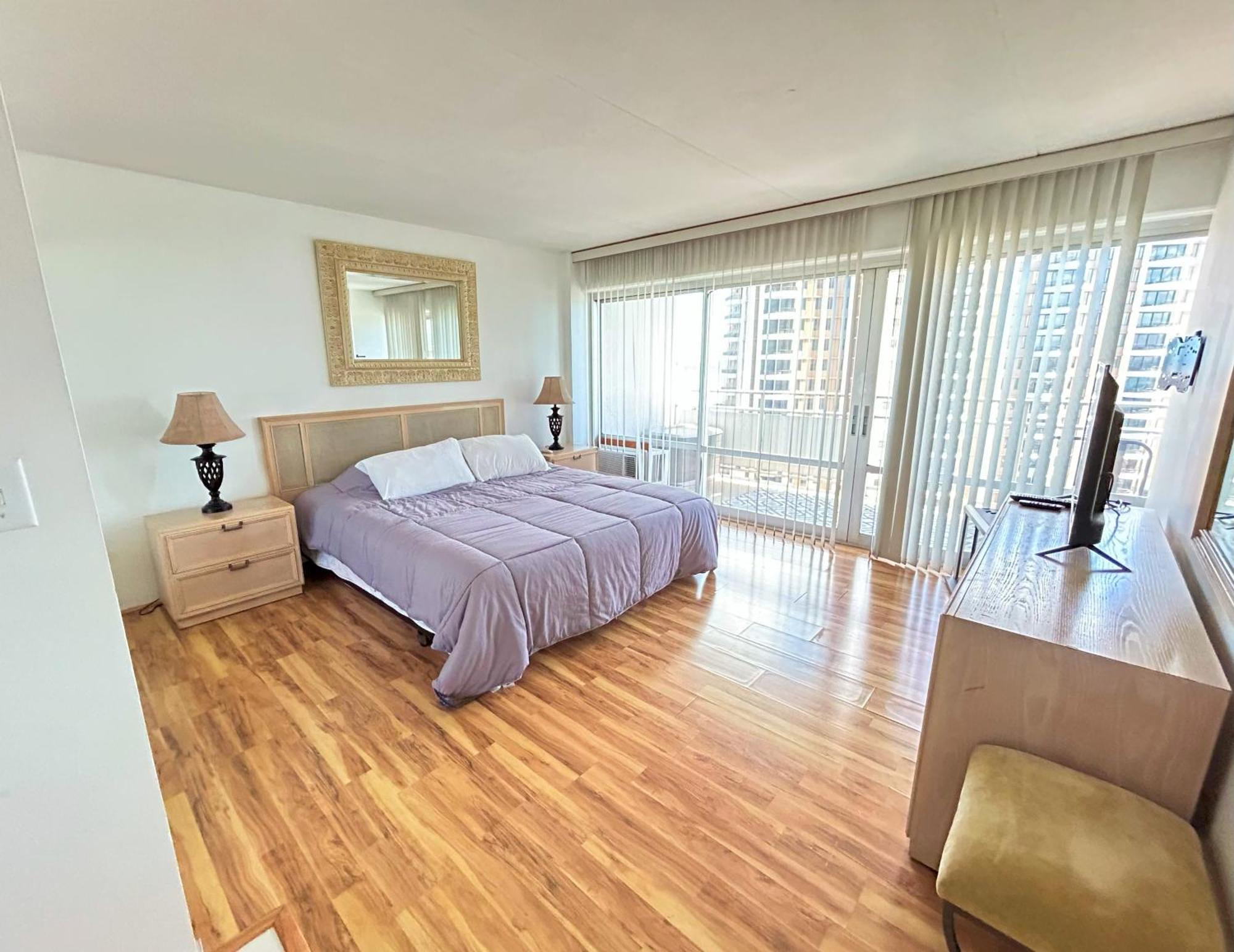 Ilikai Apt 1618 - Spacious 2br 2ba Unit With Stunning Ocean-lagoon View Casa de férias