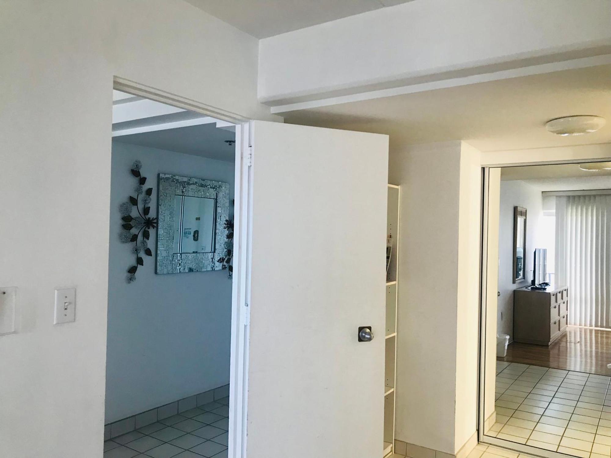 Casa de férias Ilikai Apt 1618 - Spacious 2br 2ba Unit With Stunning Ocean-lagoon View *